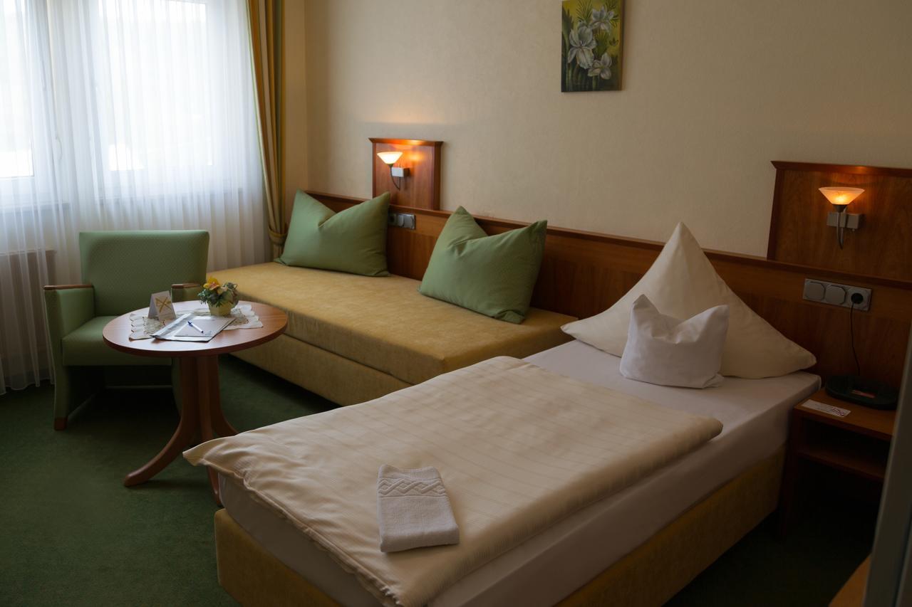 Hotel Reichsschenke Zum Ritter Gotz "Garni" 크로프 외부 사진