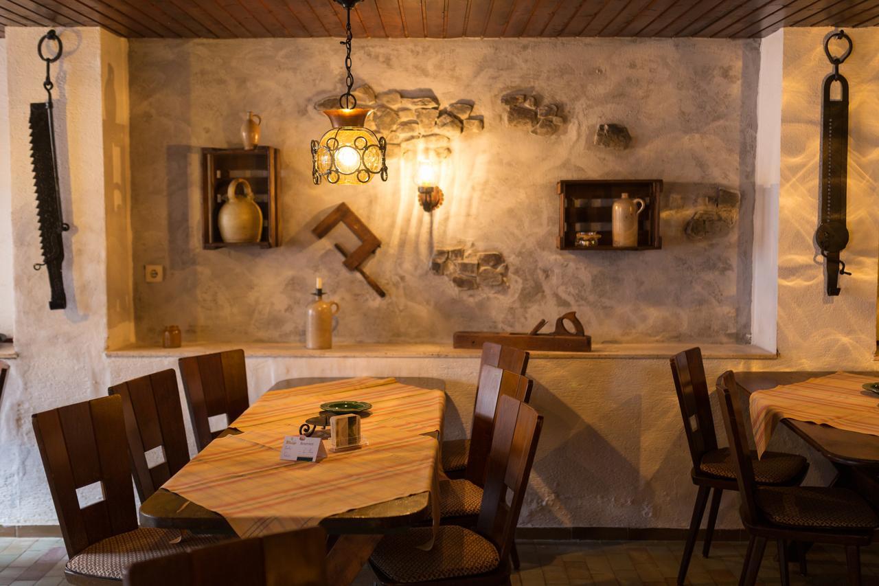Hotel Reichsschenke Zum Ritter Gotz "Garni" 크로프 외부 사진