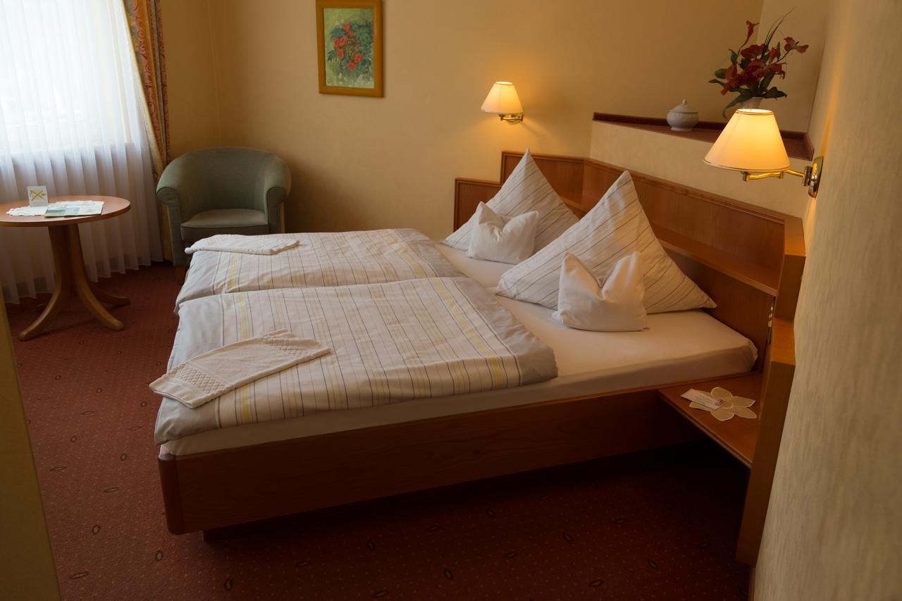 Hotel Reichsschenke Zum Ritter Gotz "Garni" 크로프 외부 사진